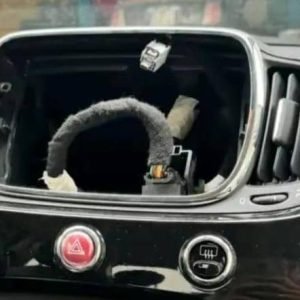 tableau de bord d'une Abarth 595 ou d'une Fiat 500